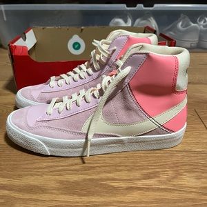 Pink nike blazer mid ‘77
